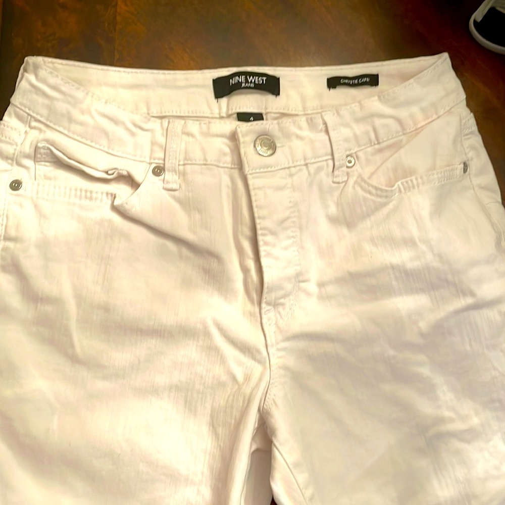 Womenswear’s Nine West Christie Capri, Size 4, gently used